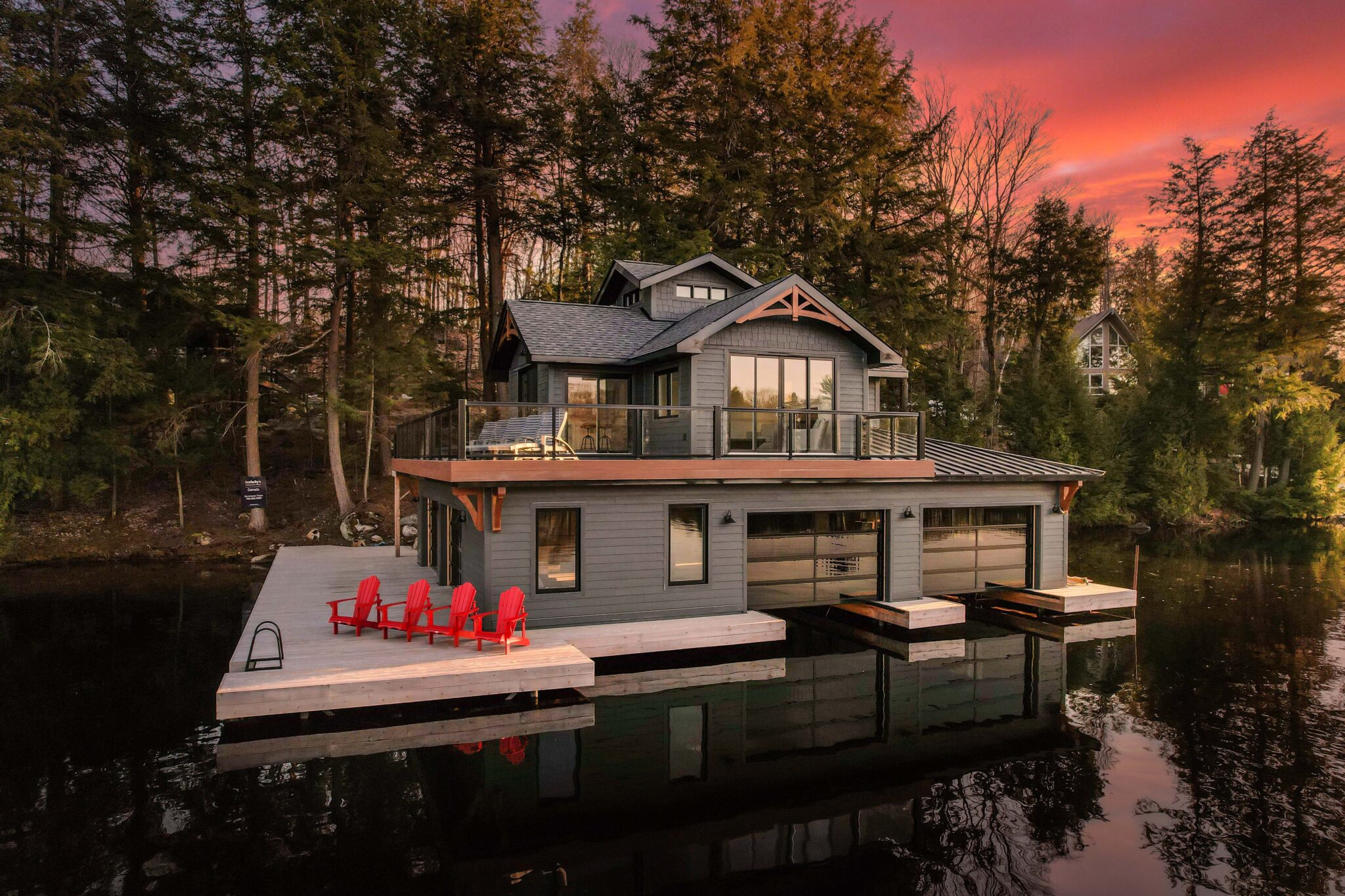 How to Host a Luxury Dinner at Your Muskoka Cottage